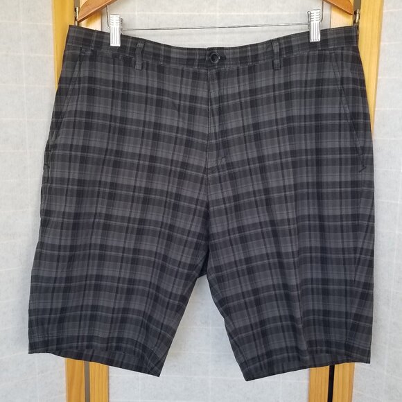 Men's Calvin Klein Shorts Size 36 Black Plaid Flat Front Pockets - Picture 1 of 6